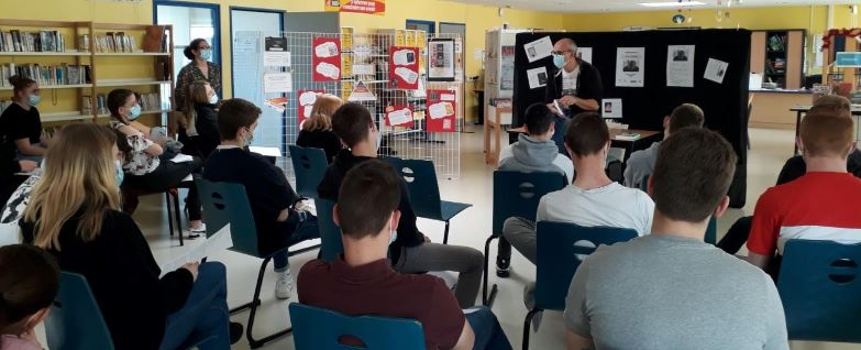 Eric Pessan face aux élèves du lycée Emile-Baudot de Wassy